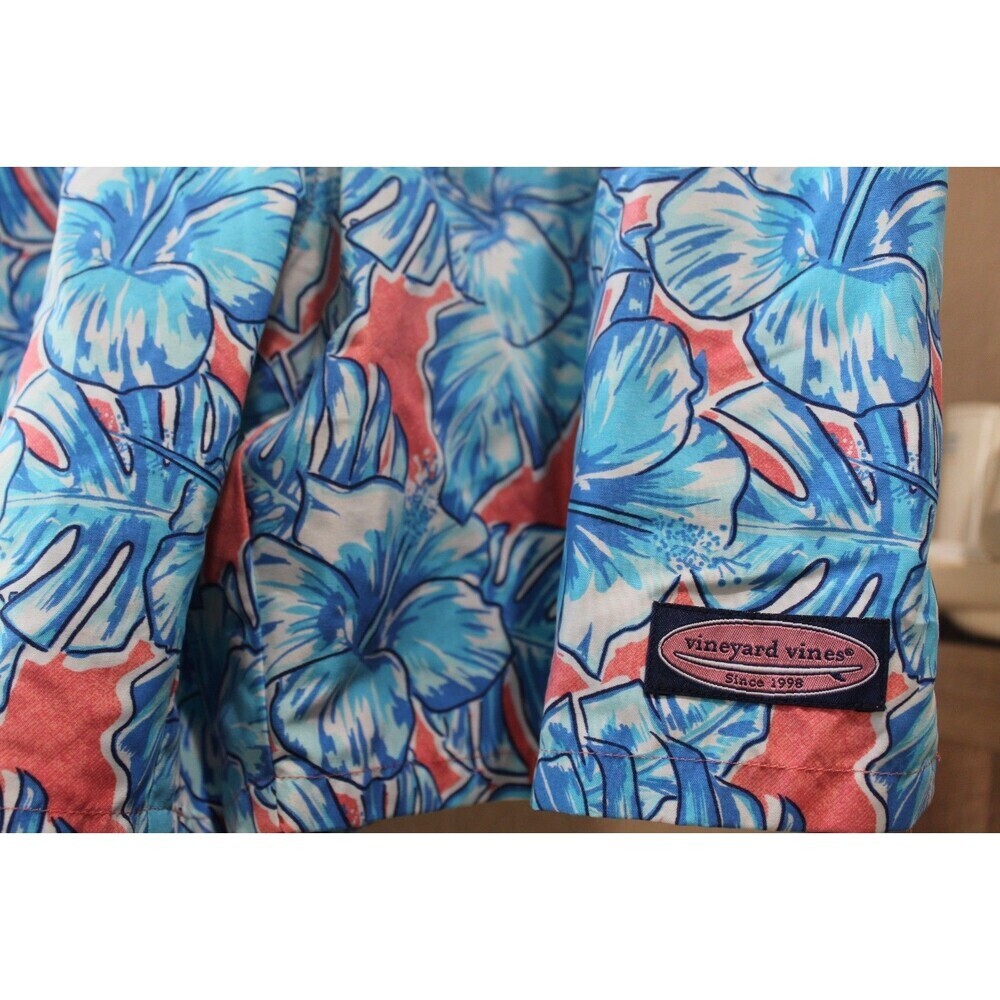 Vineyard Vines Blue Floral Swim Trunks Shorts Lined Men's size Medium - Picture 5 of 5